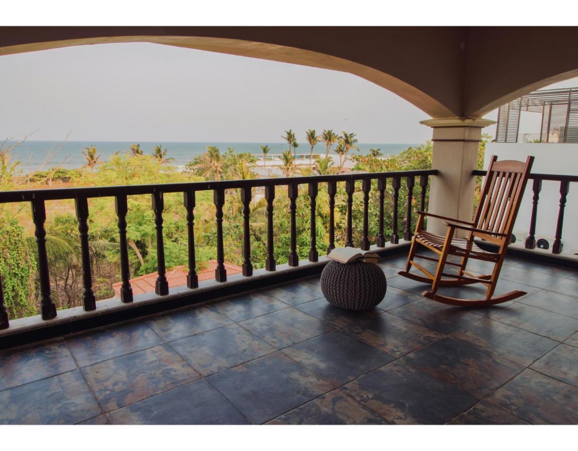 Costa Verde Luxury Seafront Villa شيناي المظهر الخارجي الصورة