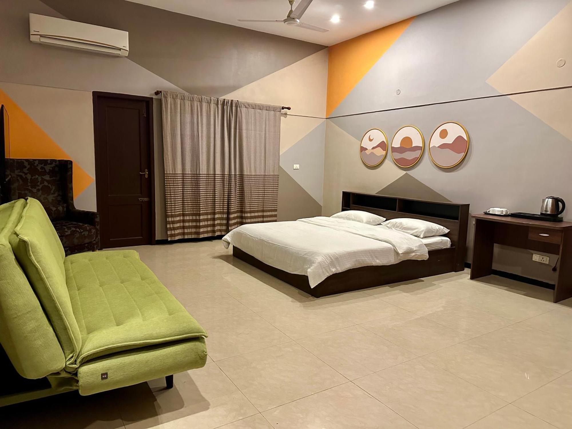 Costa Verde Luxury Seafront Villa شيناي المظهر الخارجي الصورة