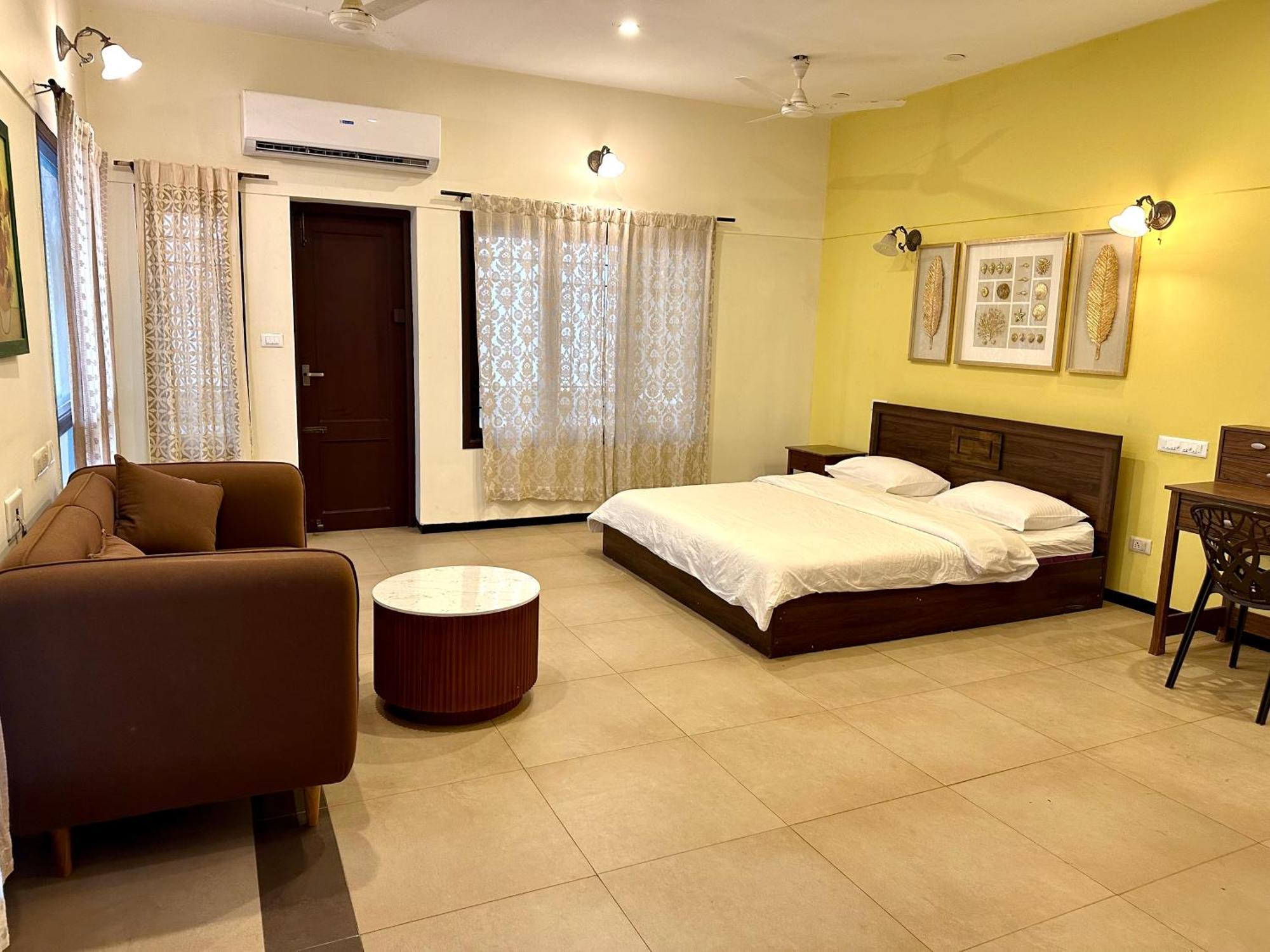 Costa Verde Luxury Seafront Villa شيناي المظهر الخارجي الصورة