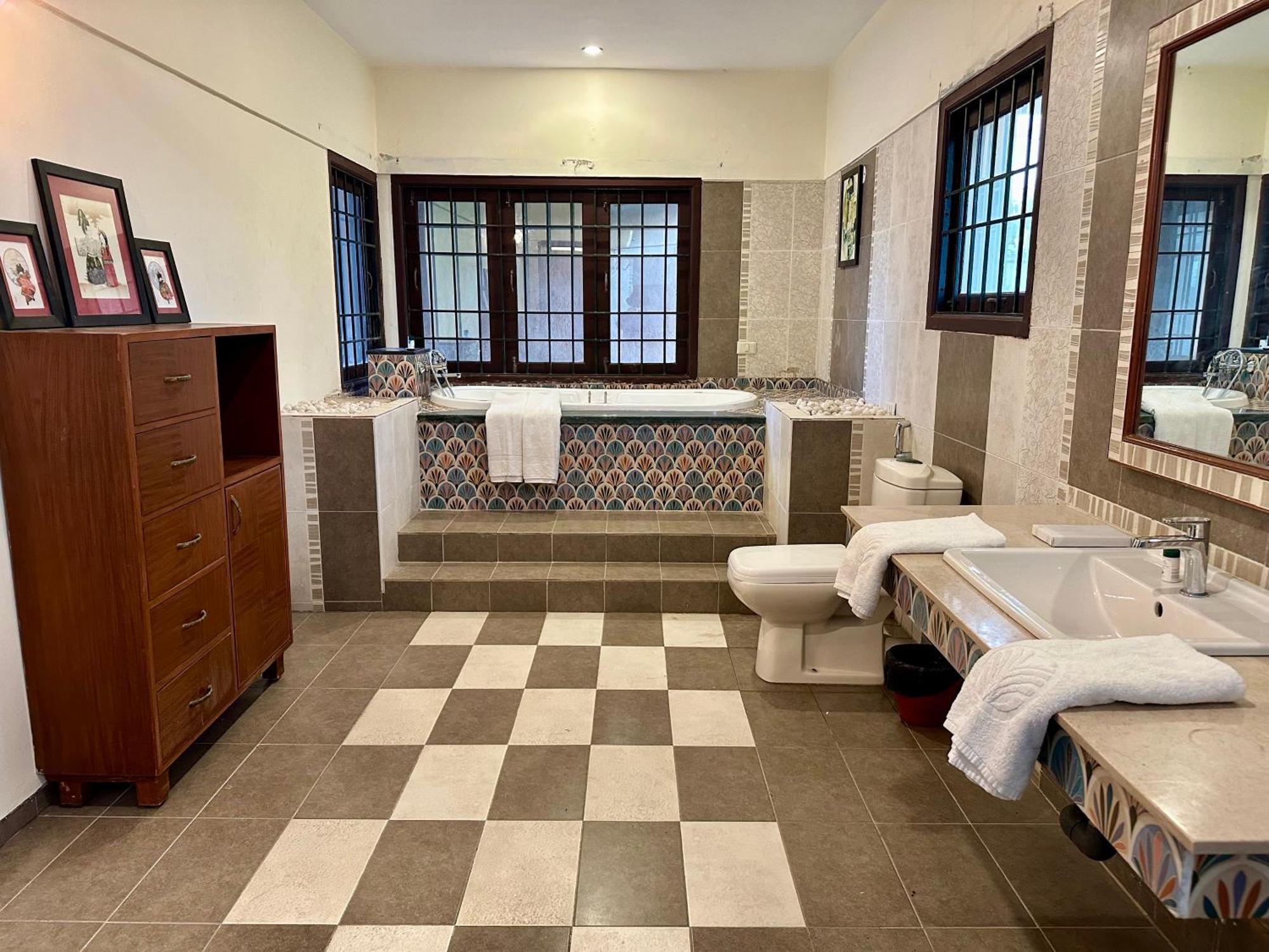 Costa Verde Luxury Seafront Villa شيناي المظهر الخارجي الصورة